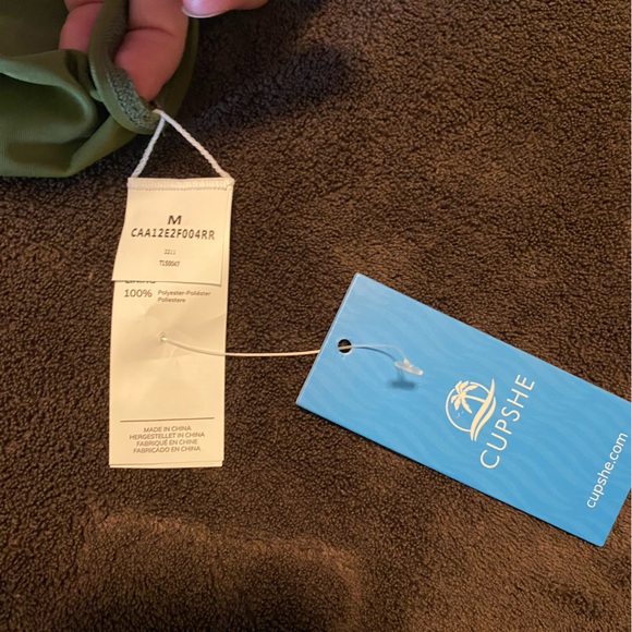 Cupshe green one piece bathing suit - Picture 3 of 3